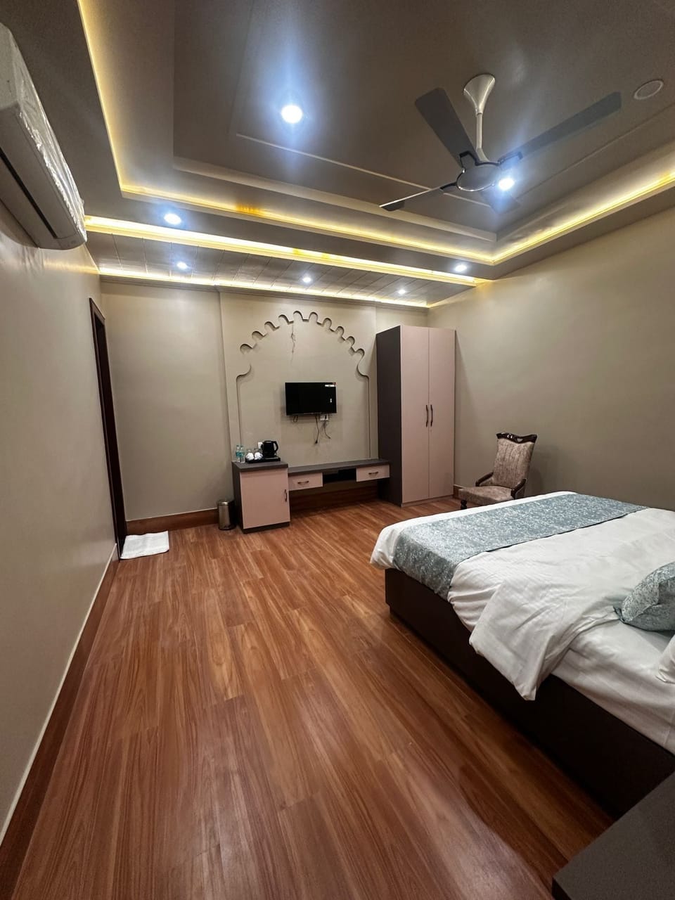 Standard Double Room | Egyptian cotton sheets, premium bedding, down comforters