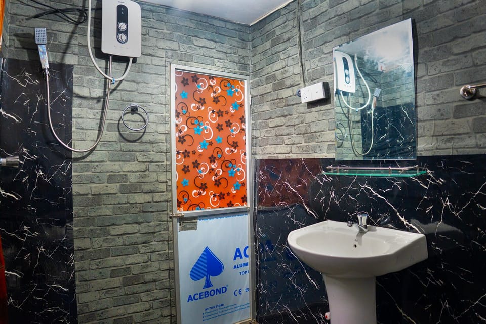 Shower, free toiletries, bidet, soap