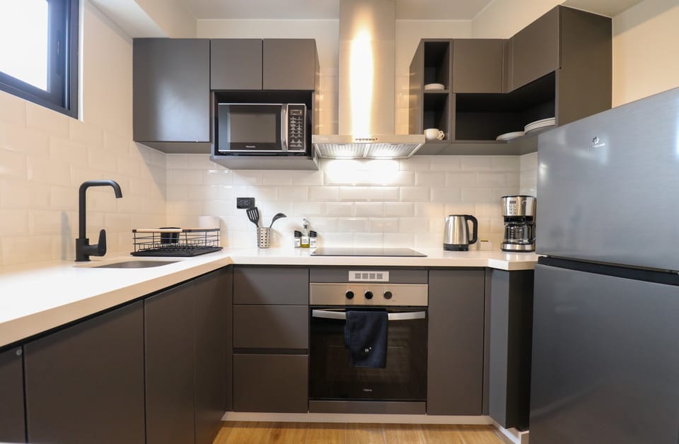 Modern and fully equipped kitchen