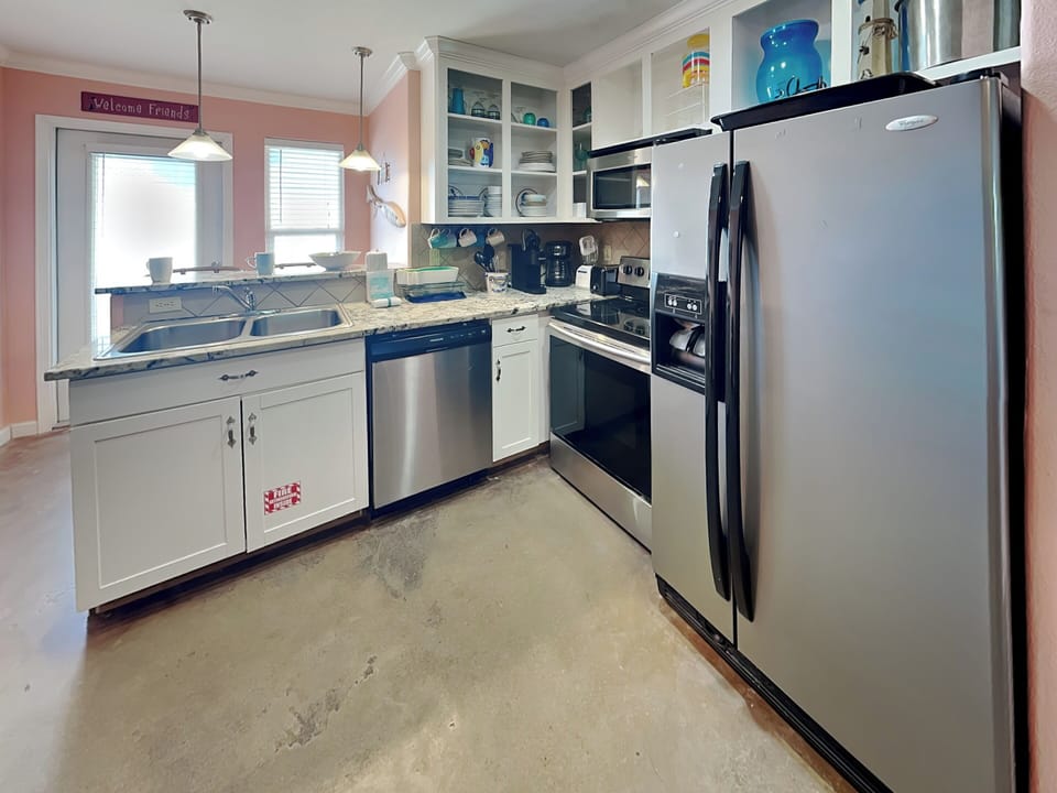 Full Kitchen - Stainless Steel Appliances - First Floor