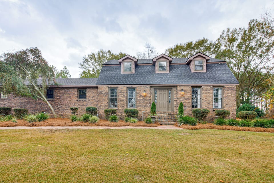 Tifton Vacation Rental | 4BR | 3BA | 2,600 Sq Ft | 2 Steps via Carport