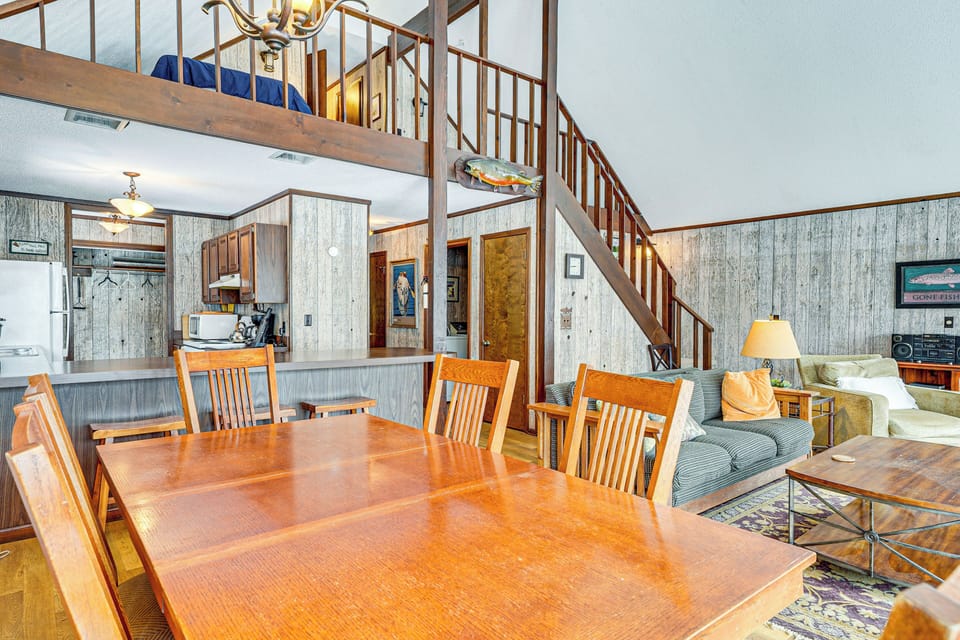 Dining Table | Dishware & Flatware | 1st Floor