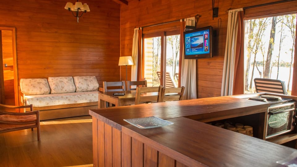 Bungalow, 2 Bedrooms | In-room safe, free cribs/infant beds, free WiFi, bed sheets