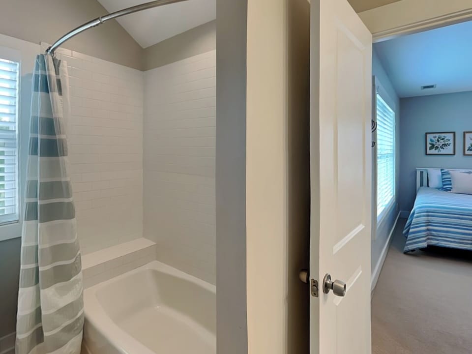 Third Bedroom En Suite Bathroom