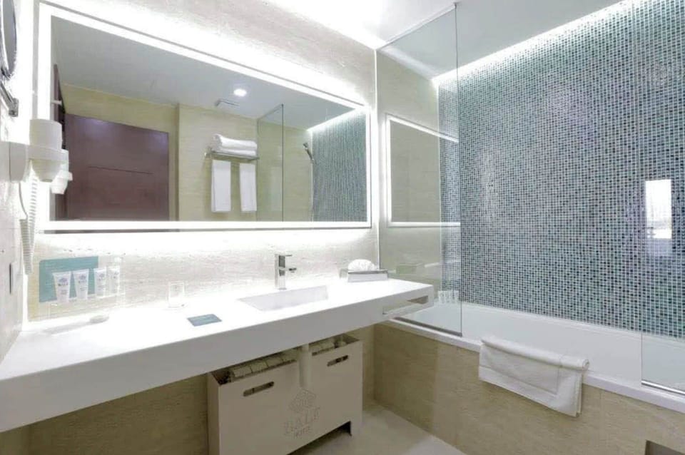 Standard Double or Twin Room | Bathroom | Free toiletries, hair dryer, towels, soap