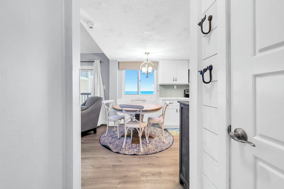 Welcome in to Pinnacle Port A-929