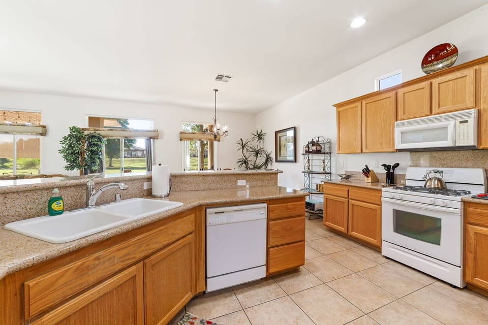 Spacious and well-equipped kitchen for your stay