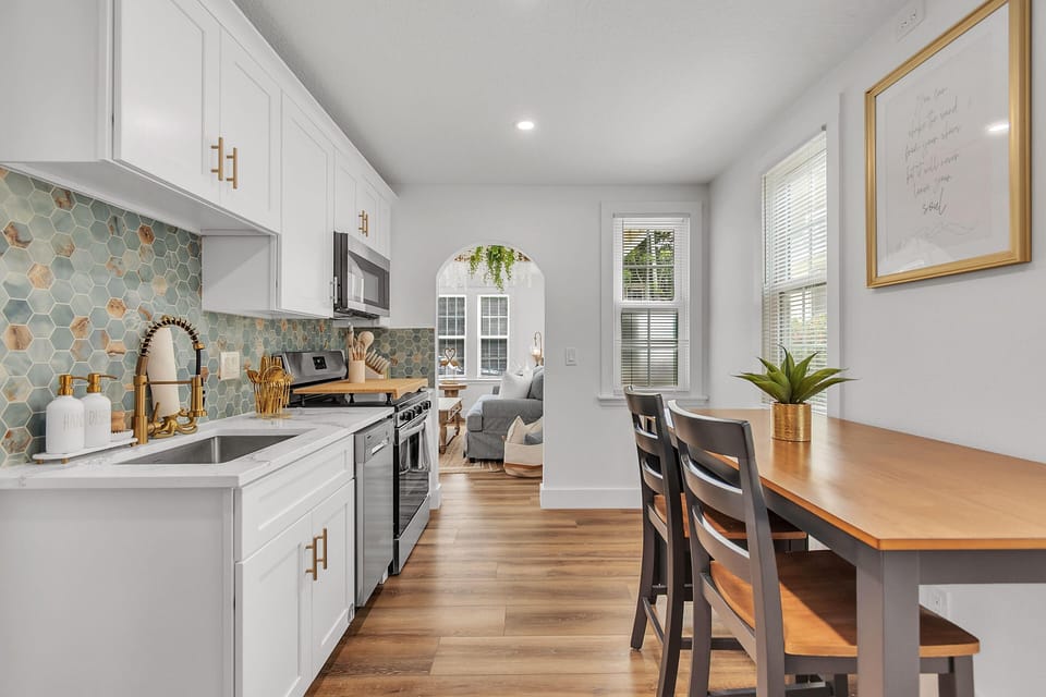 Condo, 1 King Bed with Sofa bed (La Barra #103) | Private kitchen | Oven, toaster