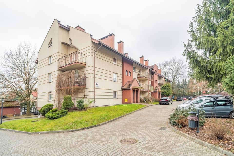 Kraków cozy 46m2 Apartment with Workspace - Perfect for Business Trips - Book Now with RENTUJEMY