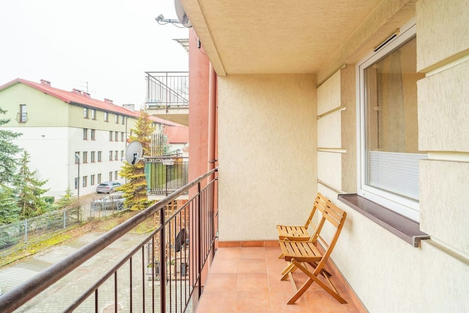 Kraków cozy 46m2 Apartment with Workspace - Perfect for Business Trips - Book Now with RENTUJEMY