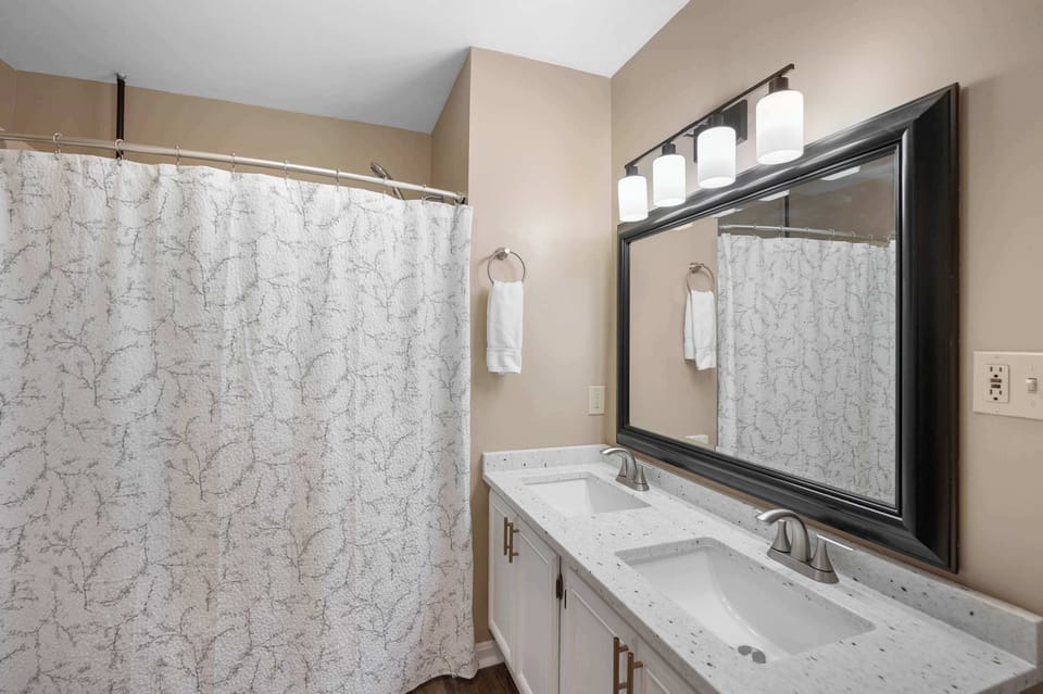 Private king ensuite with a full bathroom for your comfort
