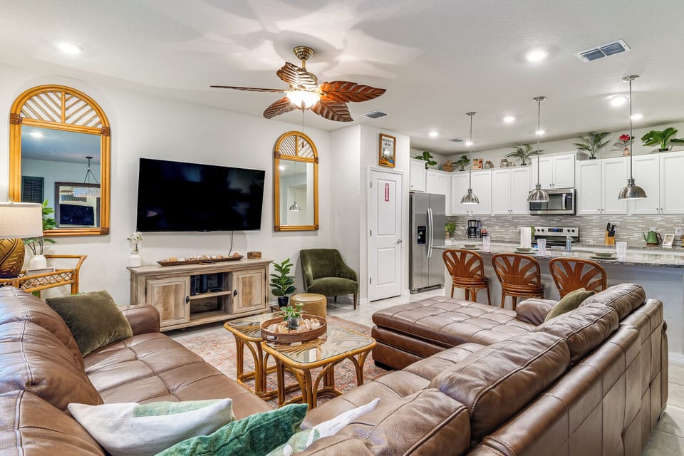 Townhome Interior | 2-Story Layout | Central A/C & Heat