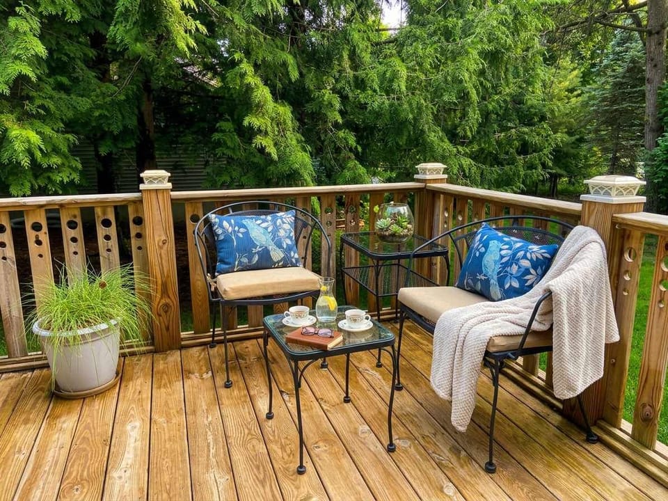 Deck Seating