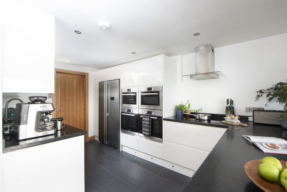 Double oven, Sage coffee machine and fridge freezer - Ocean View, Mawgan Porth