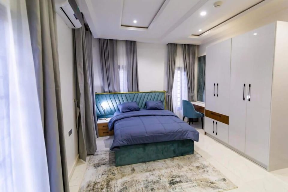 Comfort Room, Balcony, City View | Desk, laptop workspace, blackout drapes, soundproofing