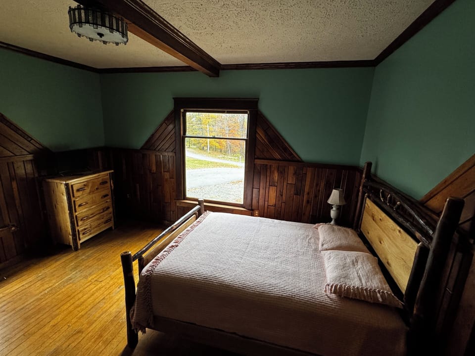 Different angle of front bedroom.