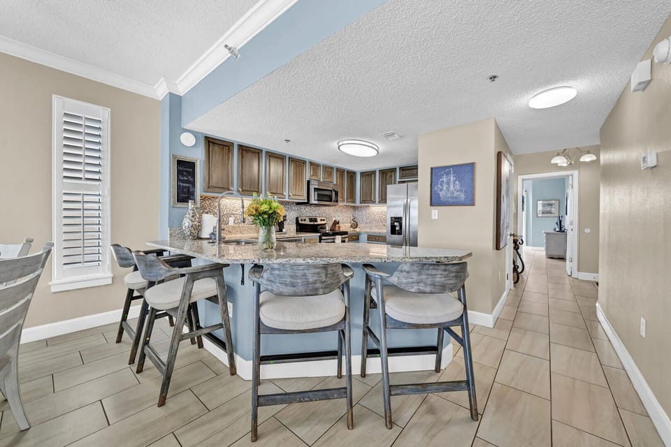 Jade East 350 is 1600+ square feet with an open, remodeled living space - Prepare Meals, Dine, and Lounge while you soak in those Views!