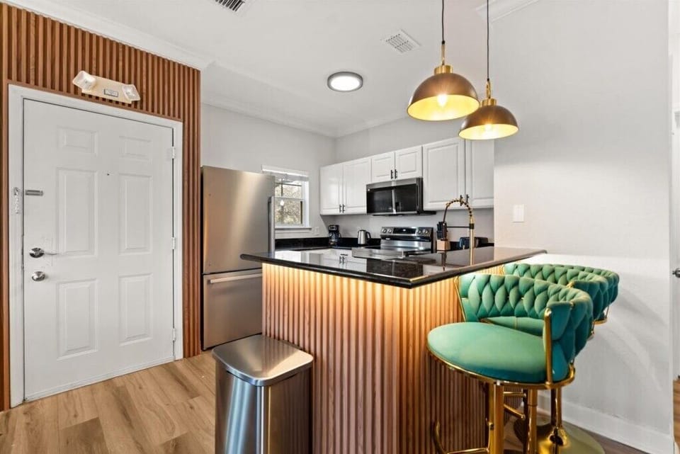8-101LucayanHarbourCir(6)