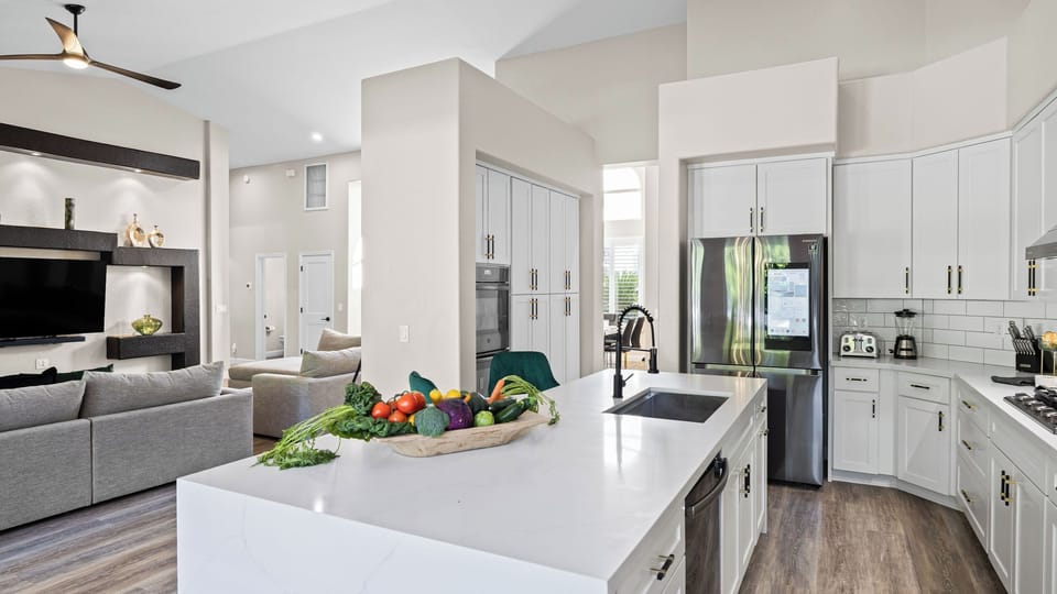House (5 Bedrooms) | Interior
