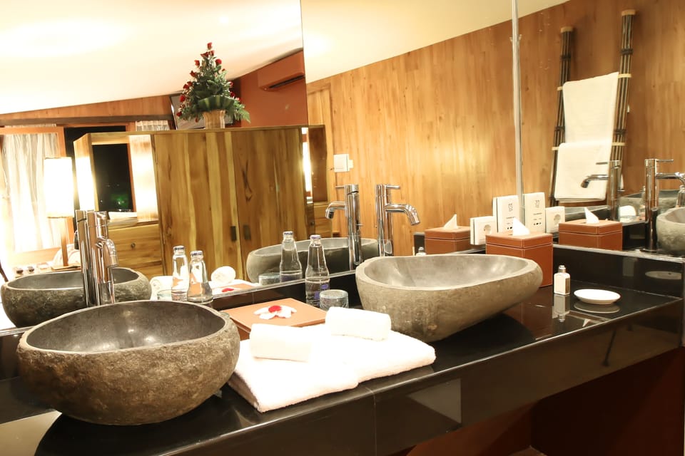 Junior Suite | Bathroom sink