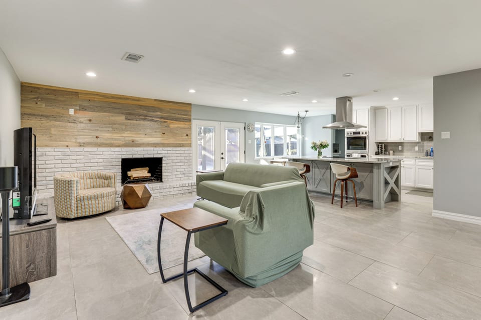 Interior | Central Heating & A/C | Free WiFi