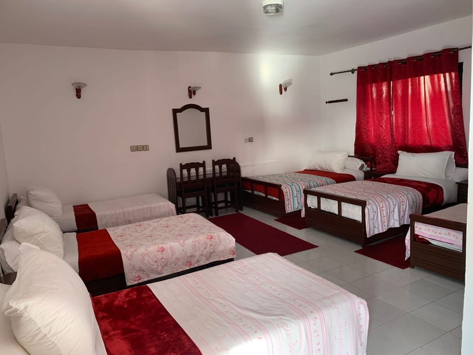 Triple Room, Multiple Beds, Pool View