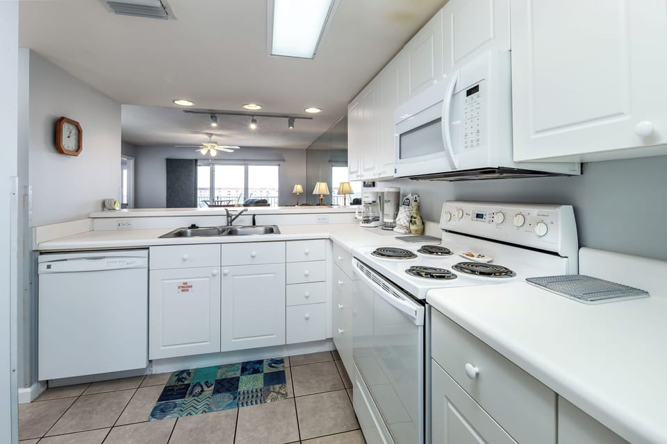 Condo (Seacrest 712 - Tidal Breeze) | Private kitchen | Cookware/dishes/utensils