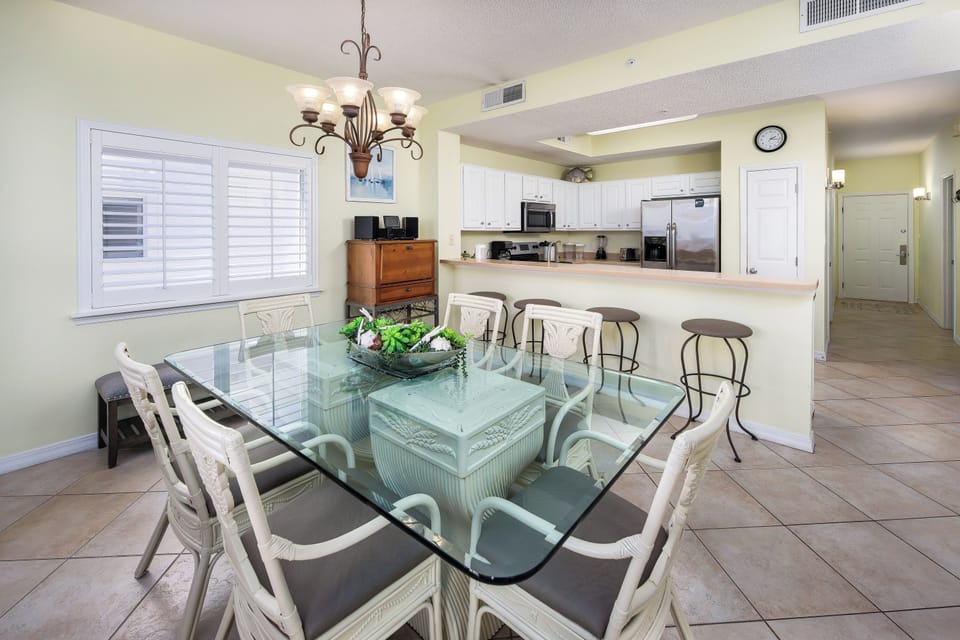 Condo (Gulf Dunes 610 - Surfside Sanctuary) | Living room | TV