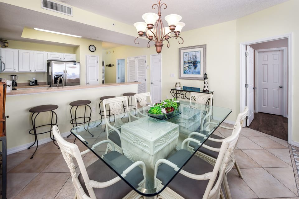 Condo (Gulf Dunes 610 - Surfside Sanctuary) | Living room | TV