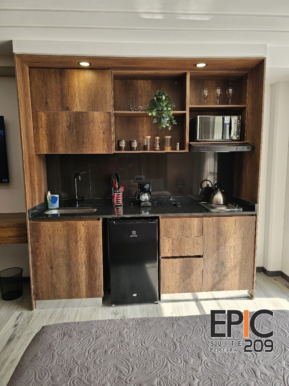 Suite | In-room safe, individually decorated, desk, laptop workspace