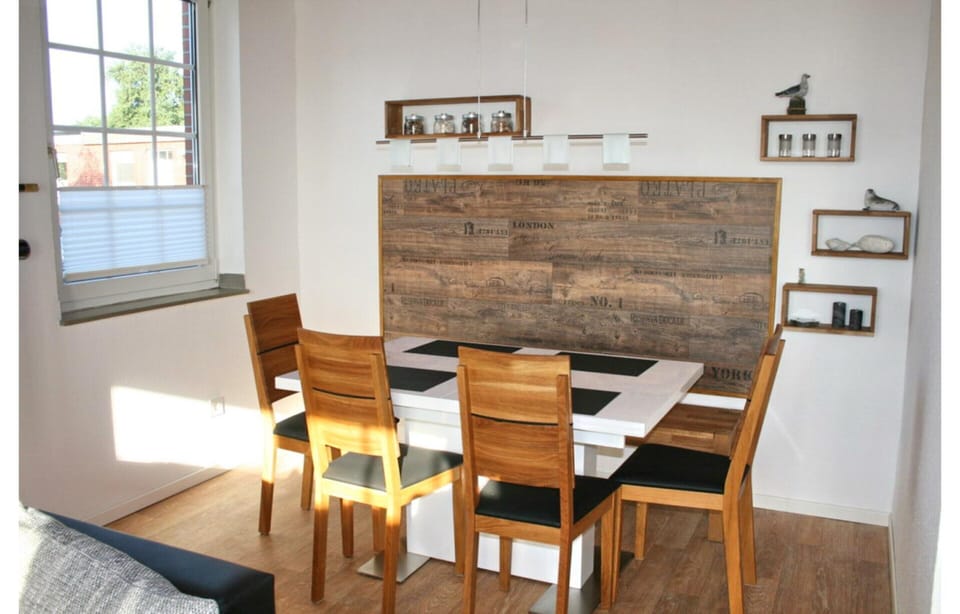 Bungalow | Dining