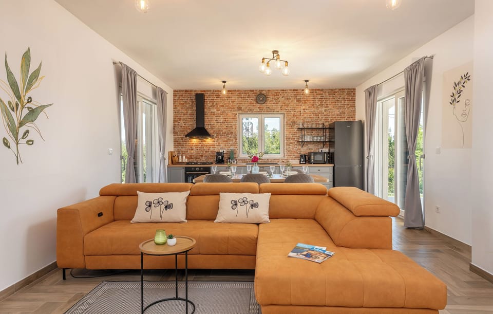 Villa | Living room | Fireplace