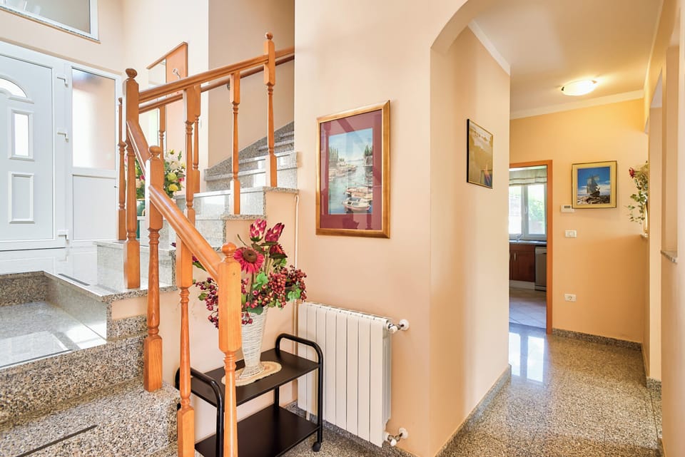 Villa | Hallway