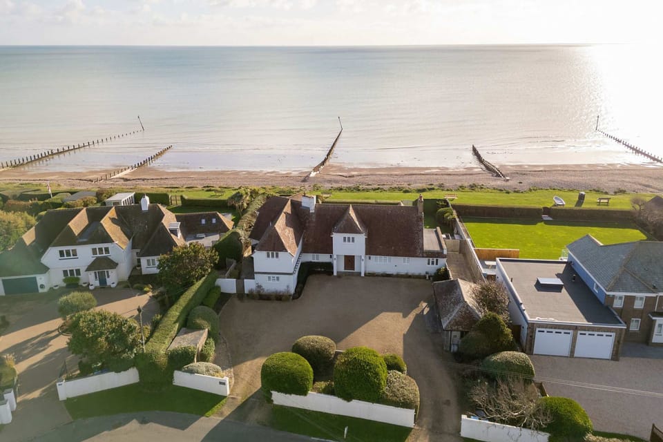House | 6 bedrooms, desk, Internet