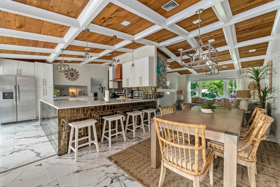 Impeccably designed Kitchen/ Dining area for your family to enjoy!