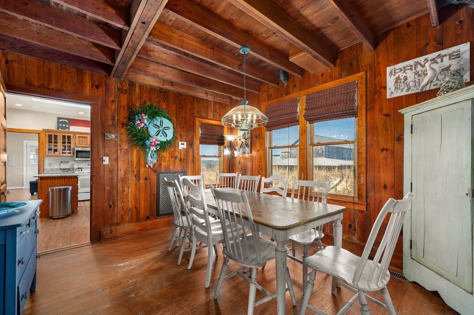 NH330: It's Beach Time | ML Dining Area - Seating for 8