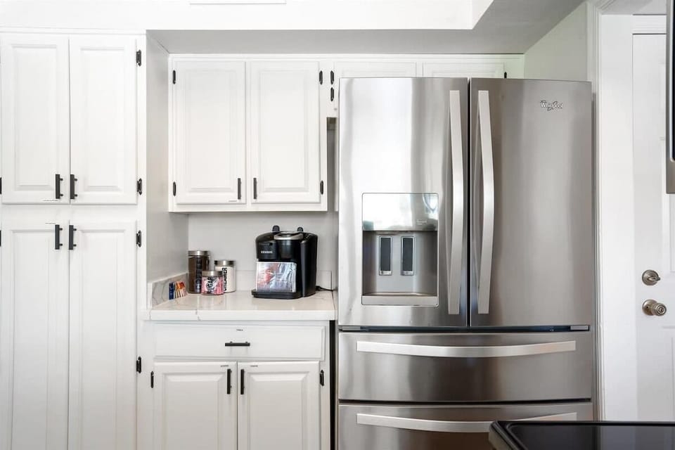 The Seaside Bohemian - Upgraded Appliances