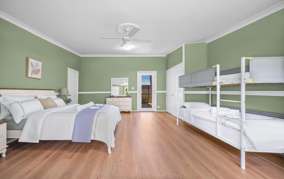 Main House
Room 1
