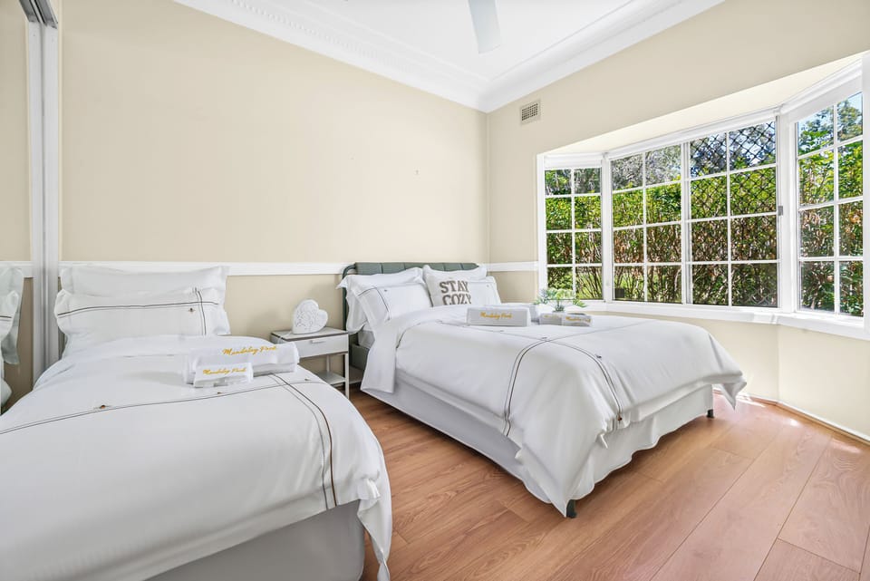 Main House
Room 2
