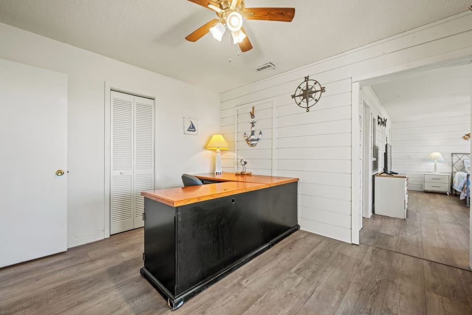 Office Area - King Master Suite