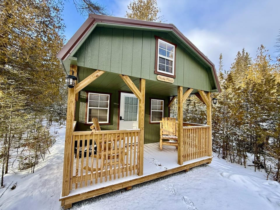 Nick's Place - Johnswood Off Grid Cabins on Drummond Island (5197)