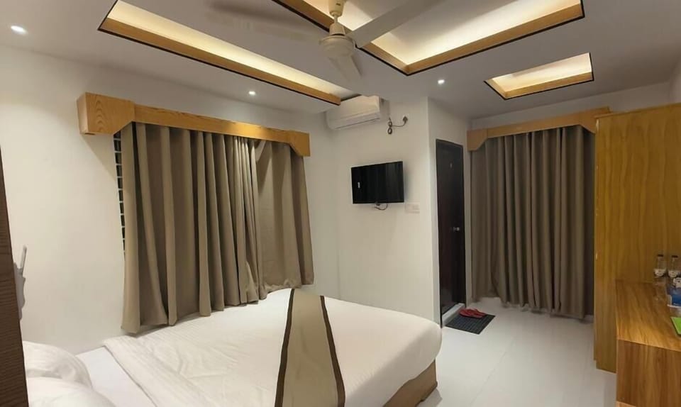 Premium Double Room, City View | Free WiFi