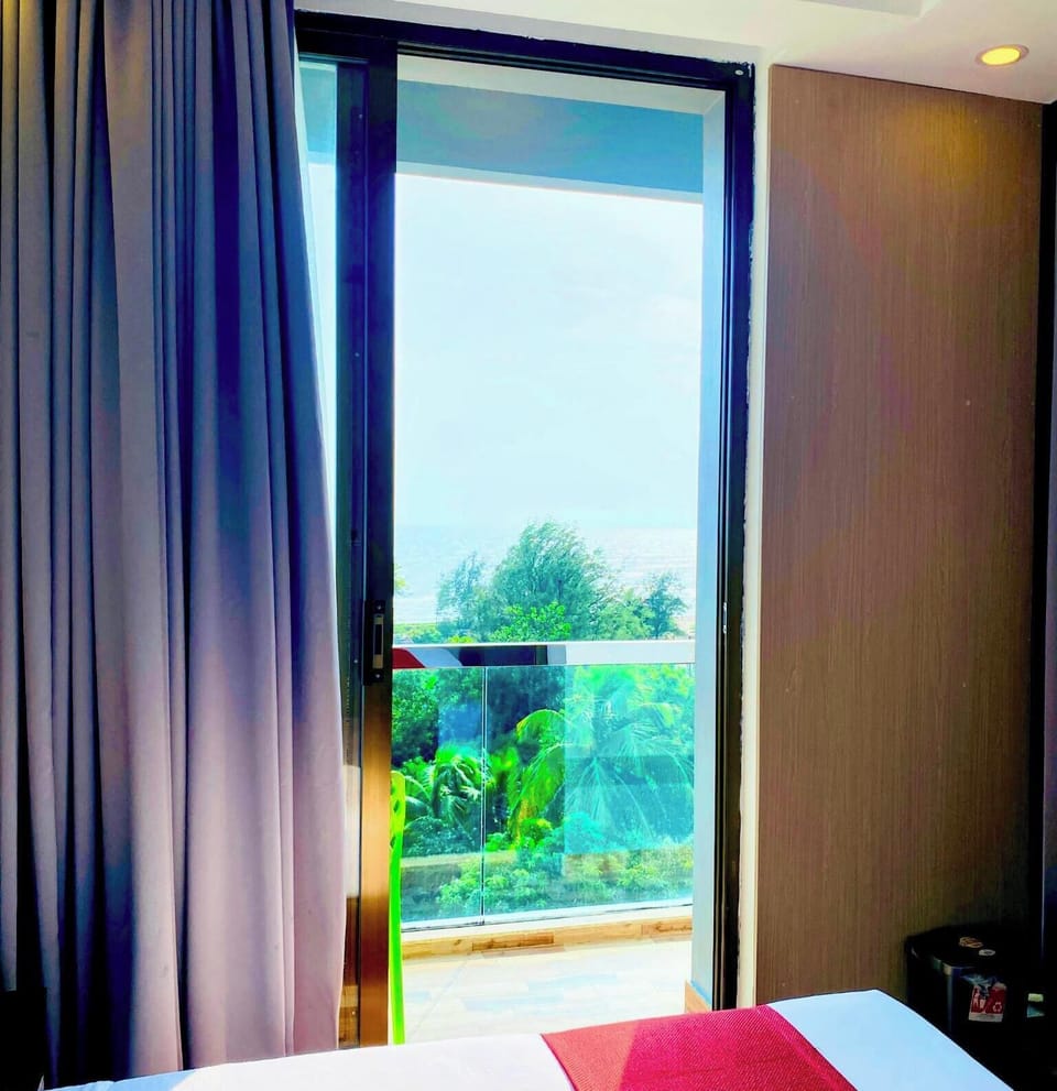 Deluxe Double Room, Balcony, Sea View | Free WiFi