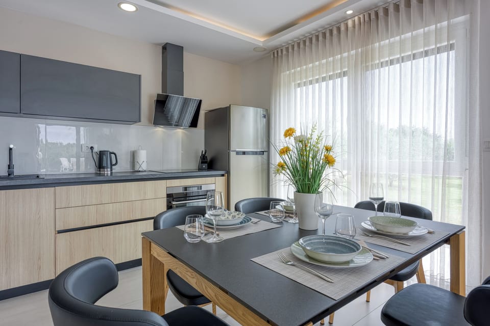 Kitchen and dining area