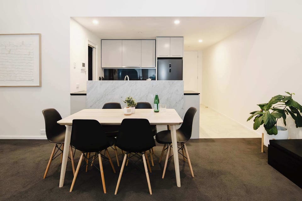 Dining table for 6 with open plan living and kitchen
