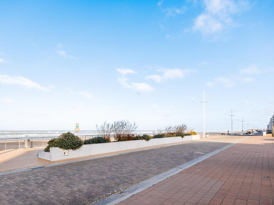 Immediate Surroundings [summer] (<1 km)