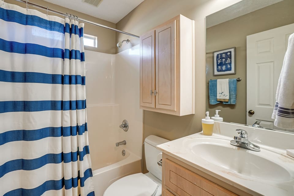 Full Bathroom