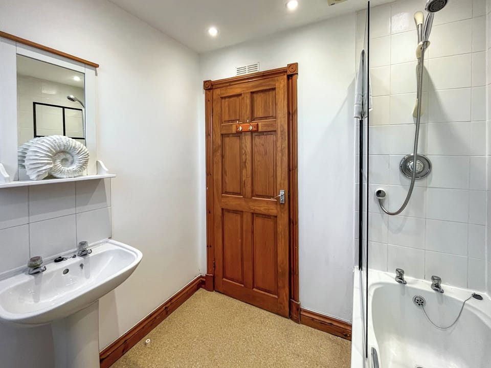 Bathroom | Graeme-an-Taoiseach, Stranraer