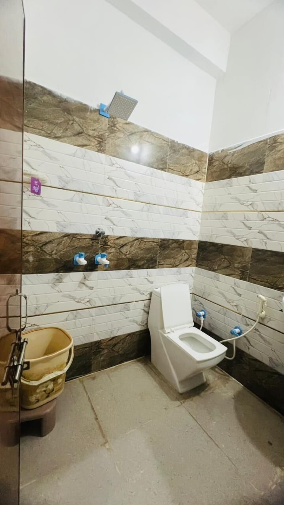 Luxury Room | Bathroom | Shower, towels, soap, shampoo