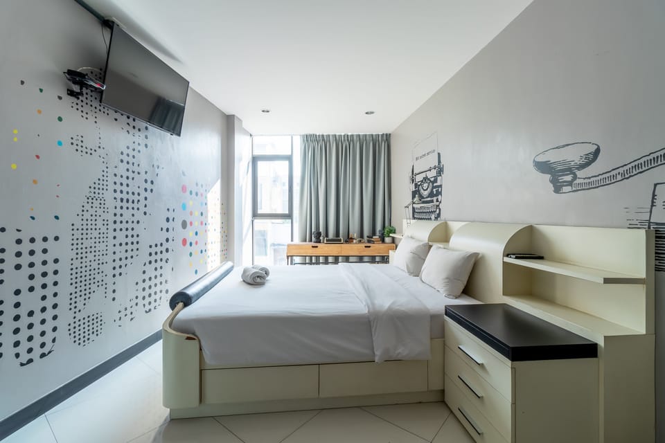 Top Secret King - Private (King Room) | Desk, free WiFi, bed sheets